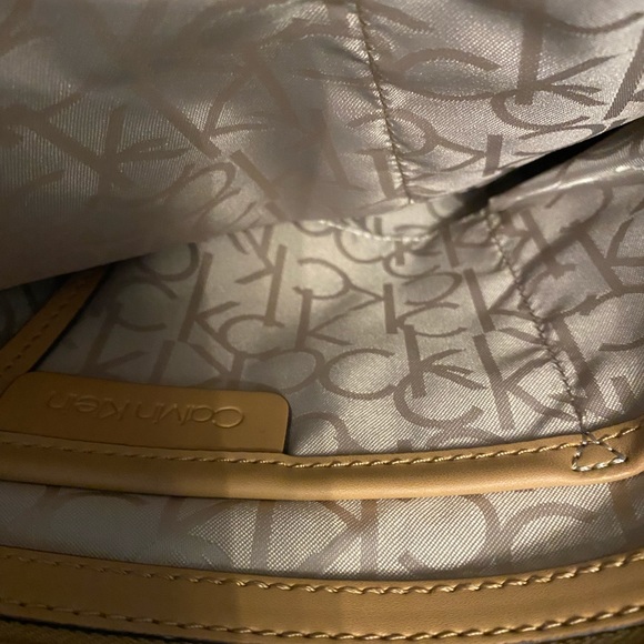 Calvin Klein purse , never worn , popped tags off - Picture 5 of 5